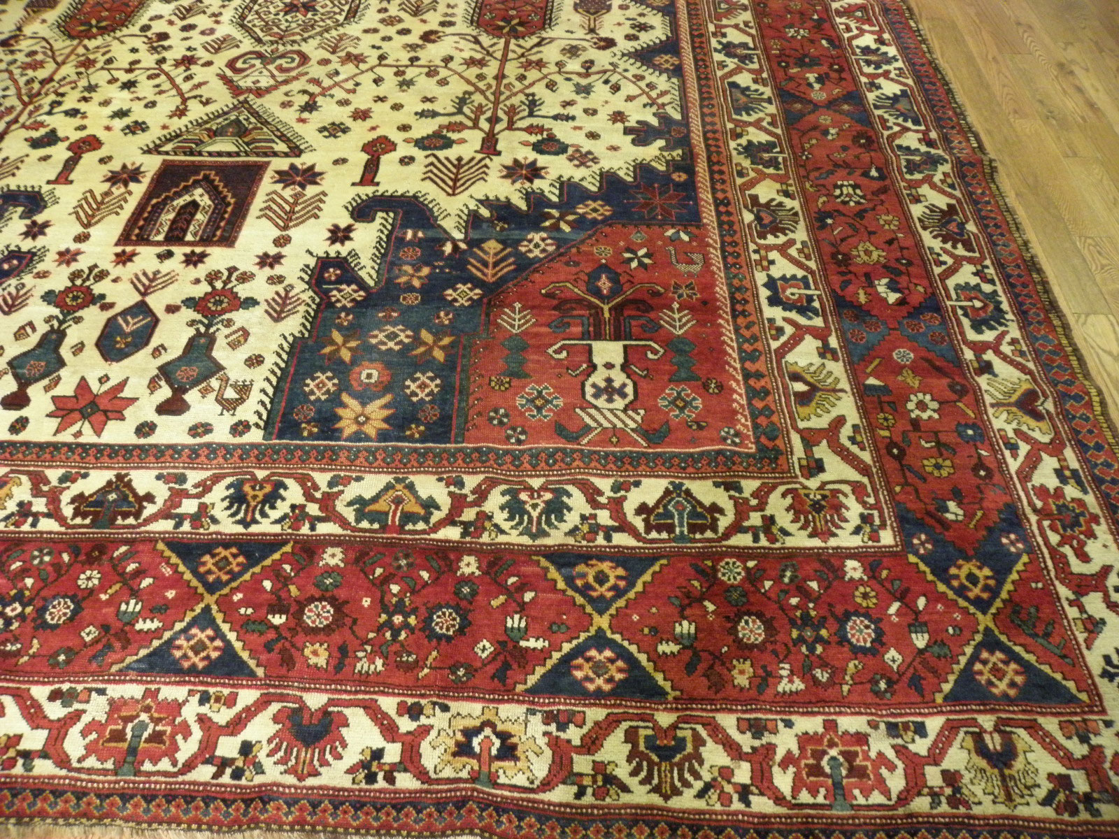 Antique baktiari Carpet - # 6764
