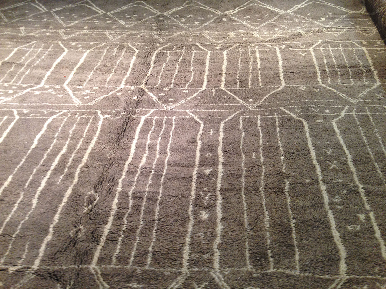 Vintage moroccan Carpet - # 9856
