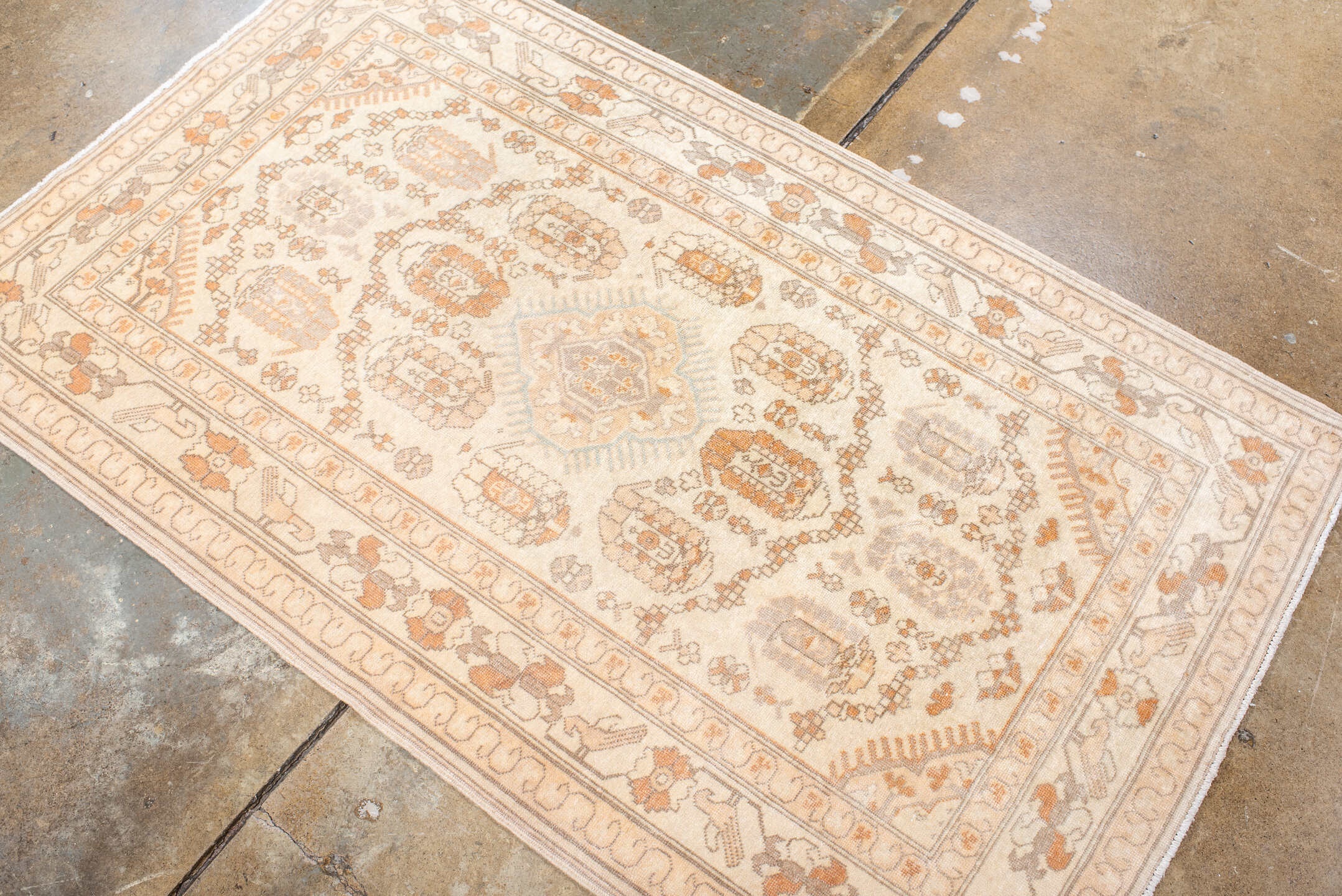 khotan Rug - # 125514