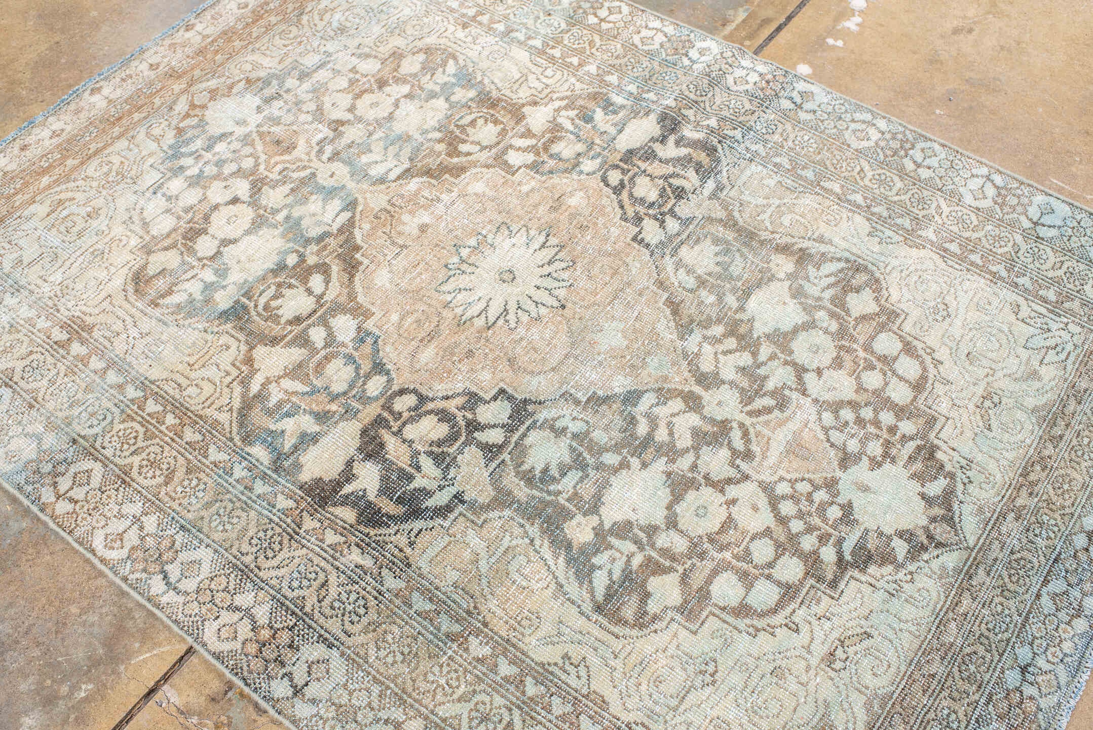 mahal Rug - # 125786
