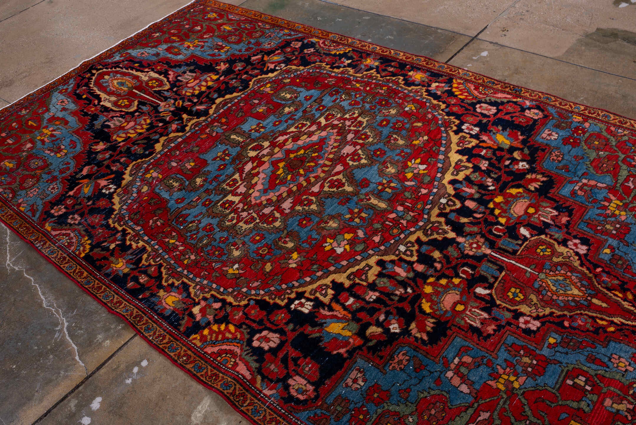 mahal Rug - # 127936