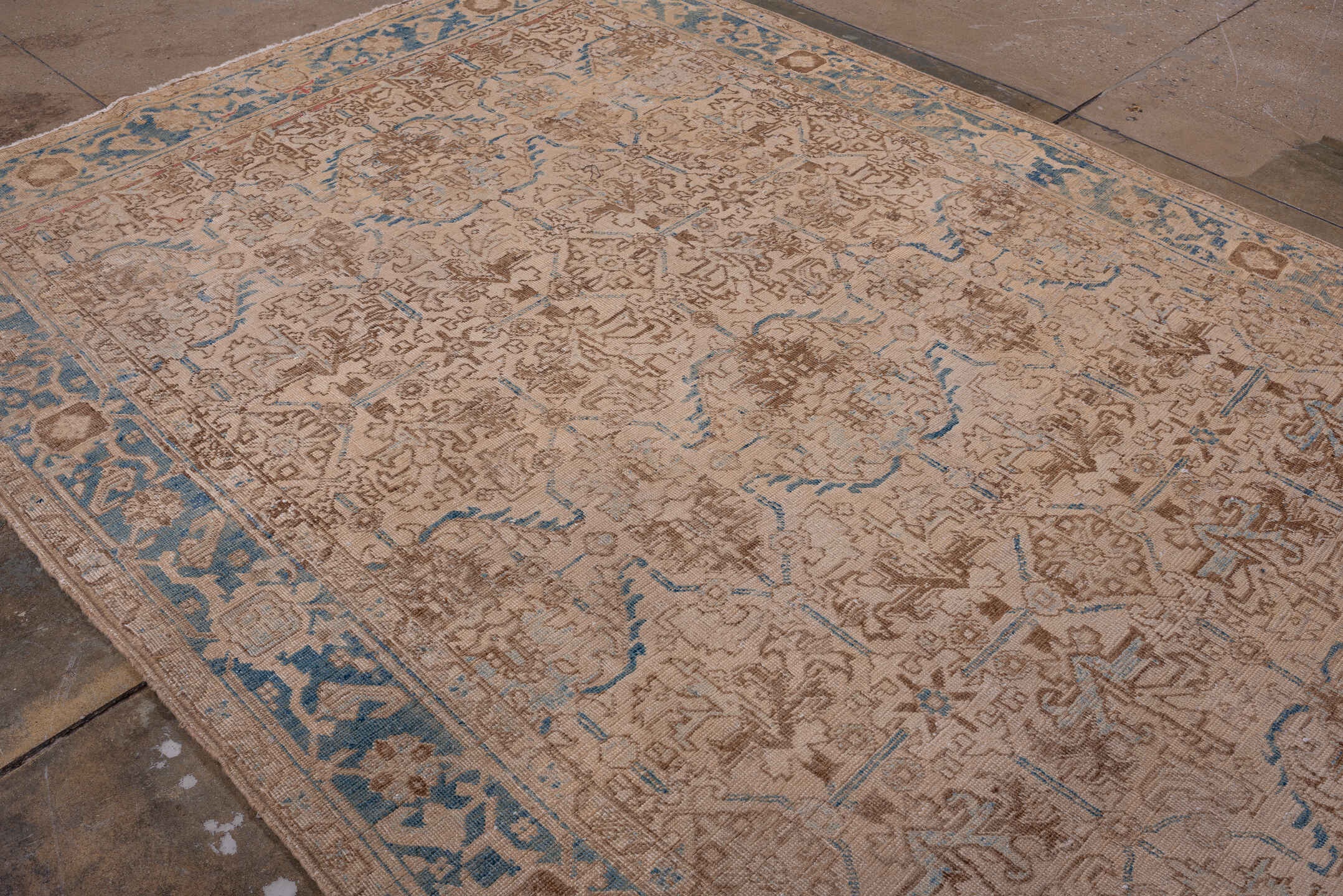 heriz Rug - # 127973