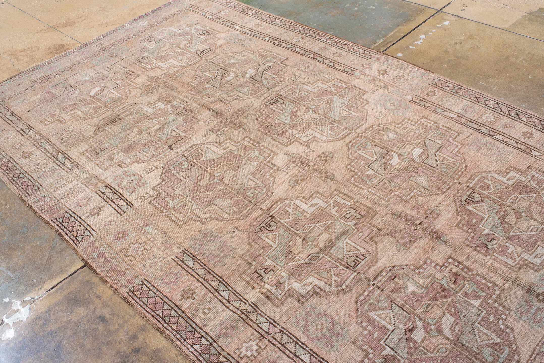 kurd Rug - # 128175