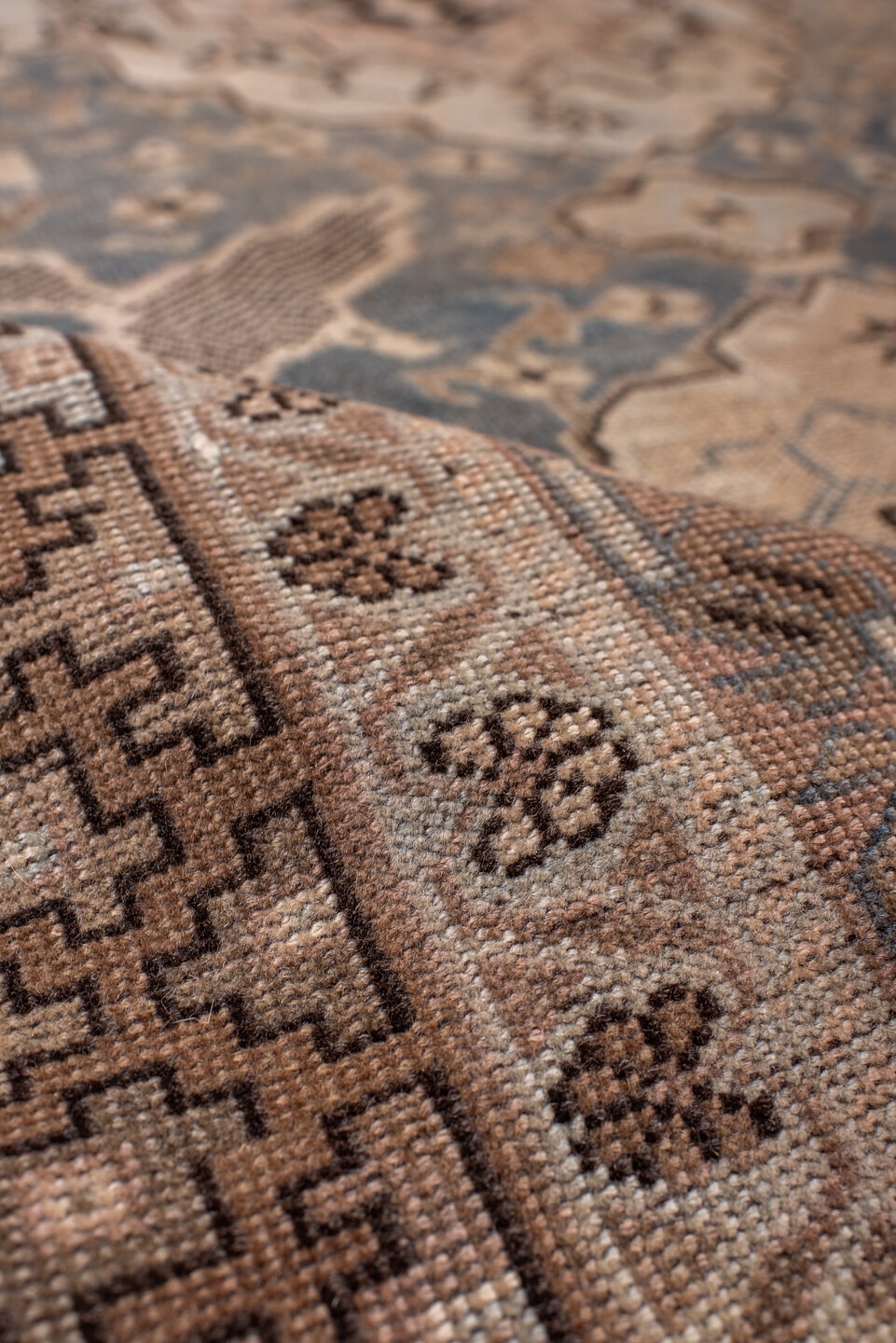 caucasian Rug - # 128562