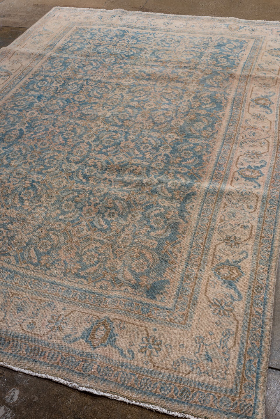 mahal Rug - # 128667