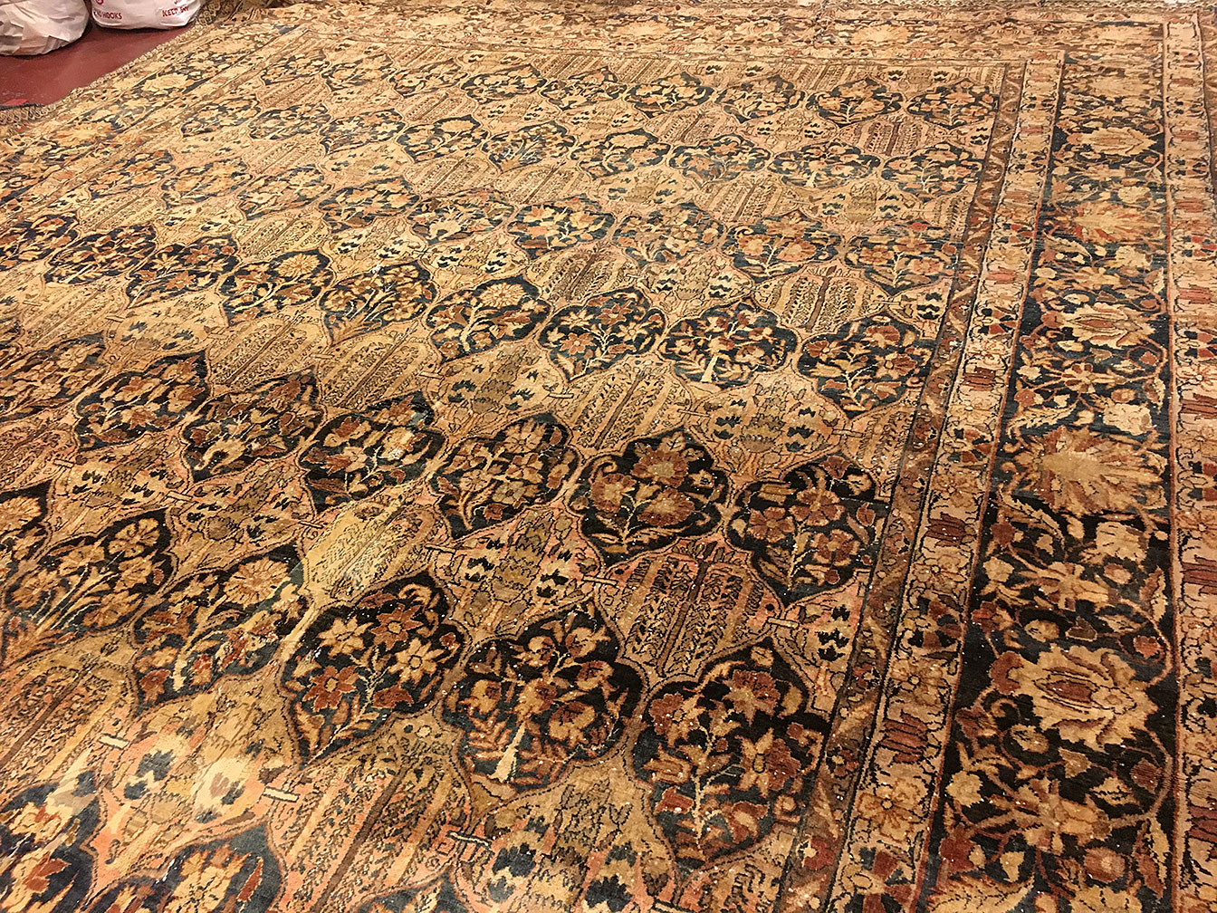 Antique meshed Carpet - # 51352
