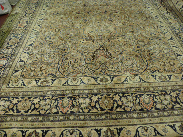 Antique meshed Carpet - # 6622