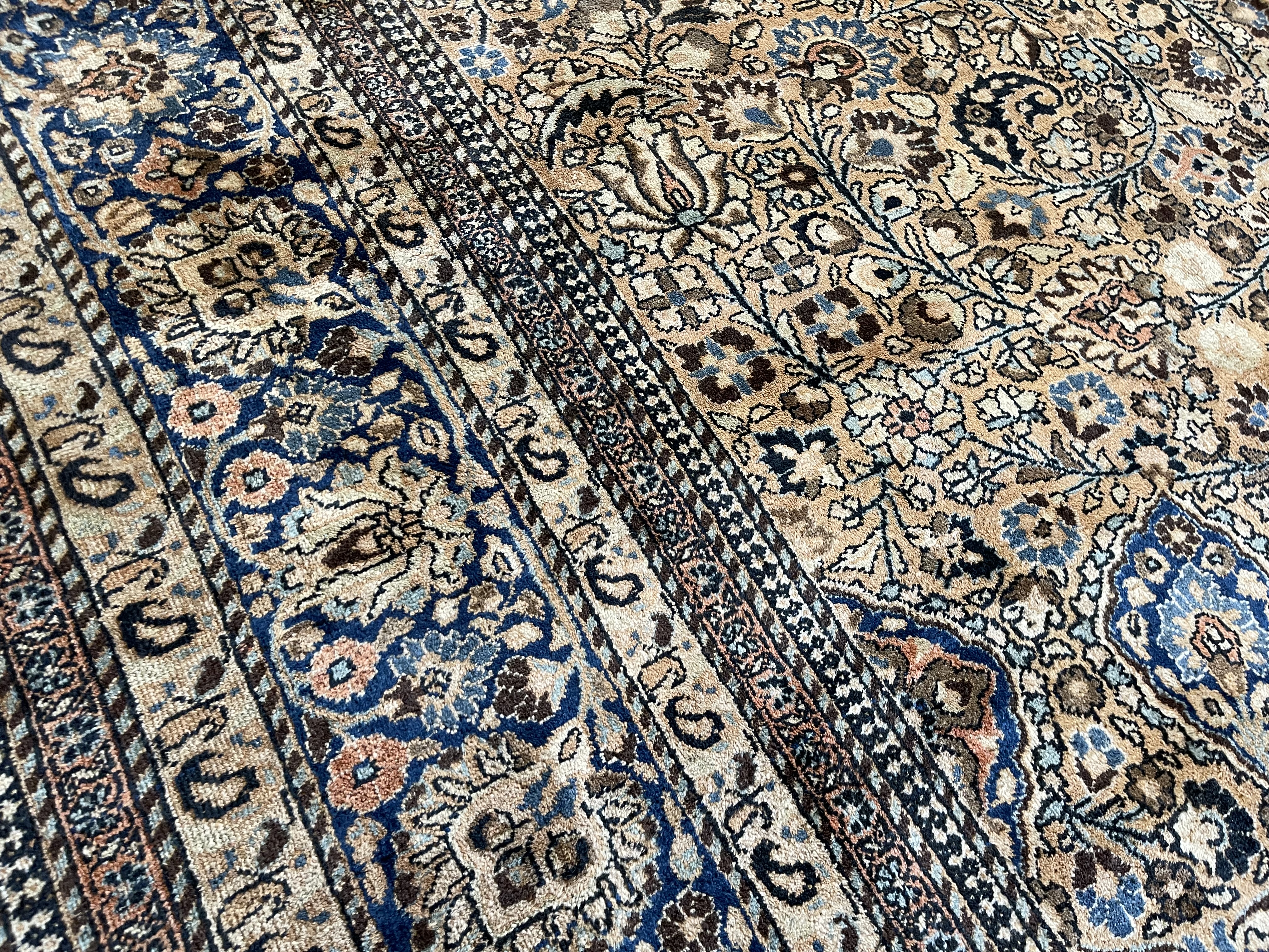Antique meshed Carpet - # 78327