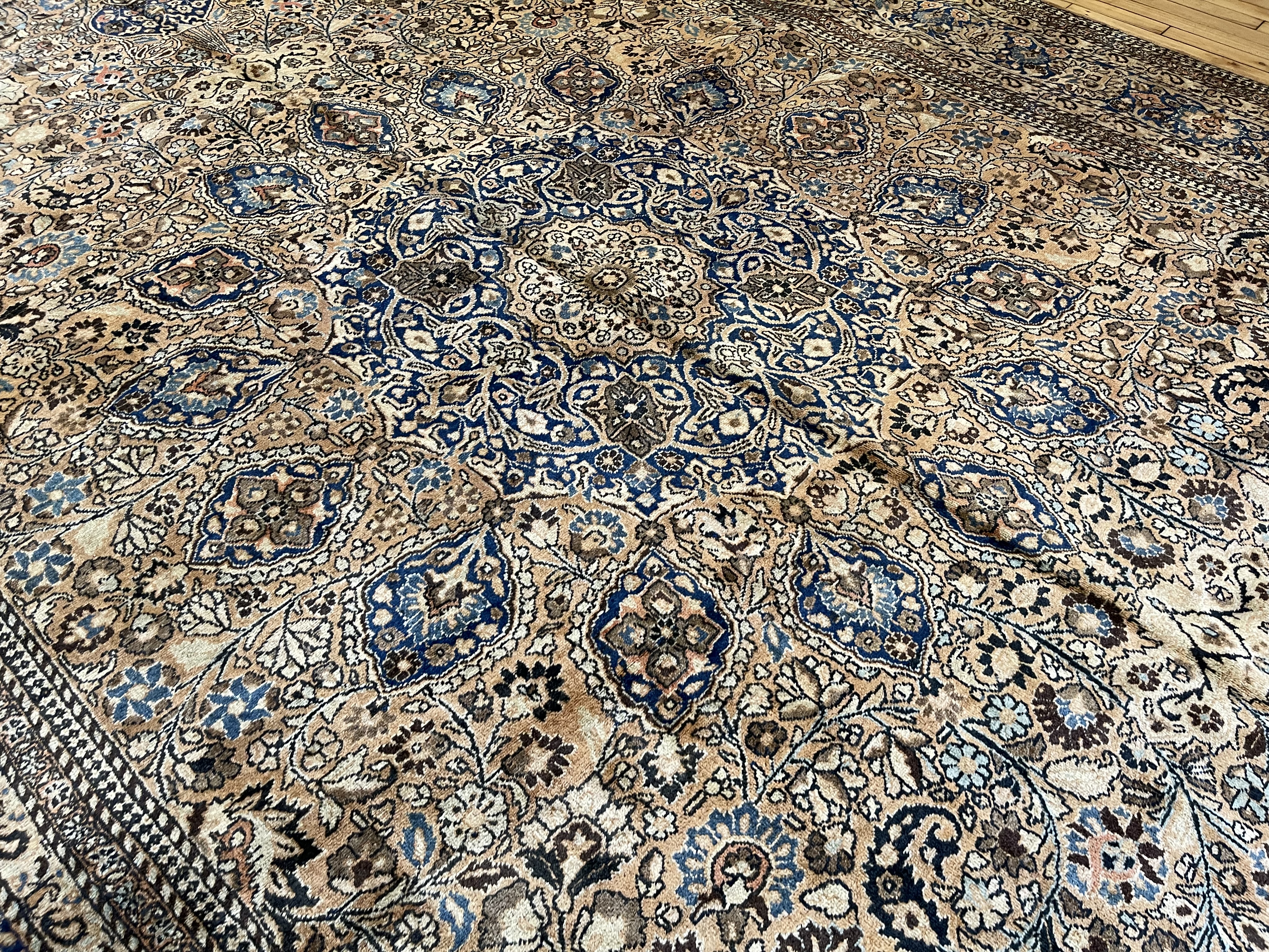 Antique meshed Carpet - # 78327