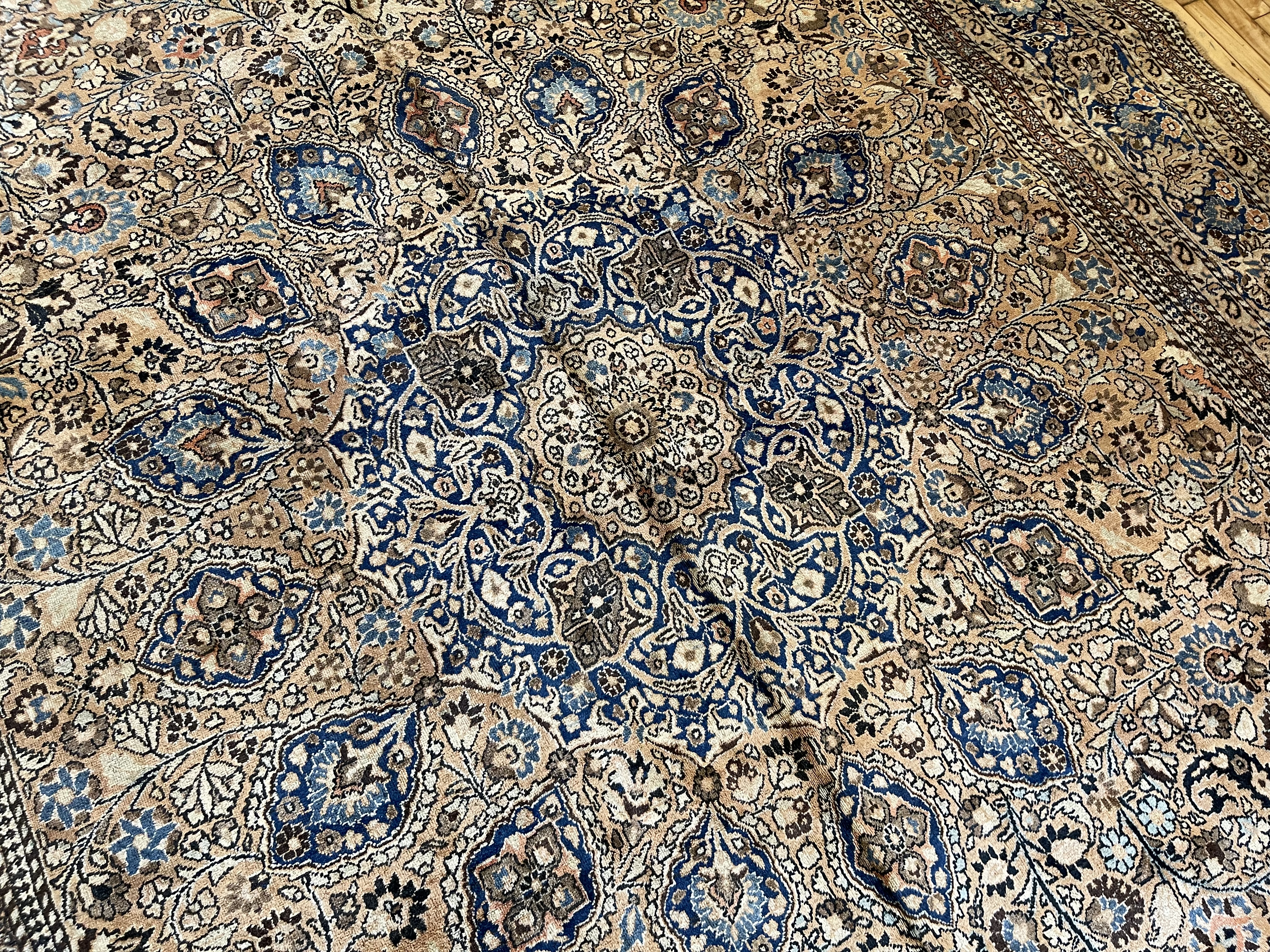 Antique meshed Carpet - # 78327