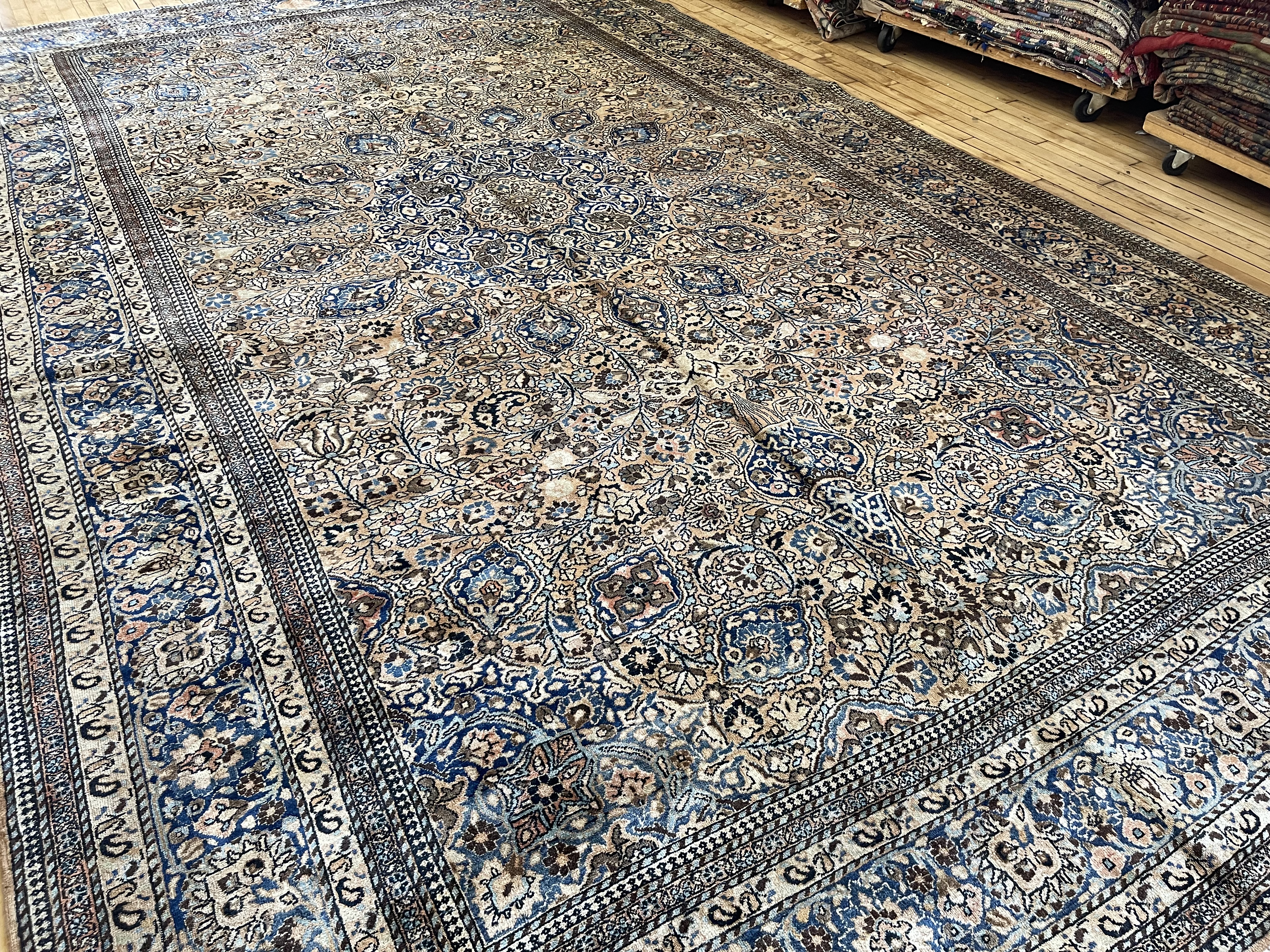 Antique meshed Carpet - # 78327