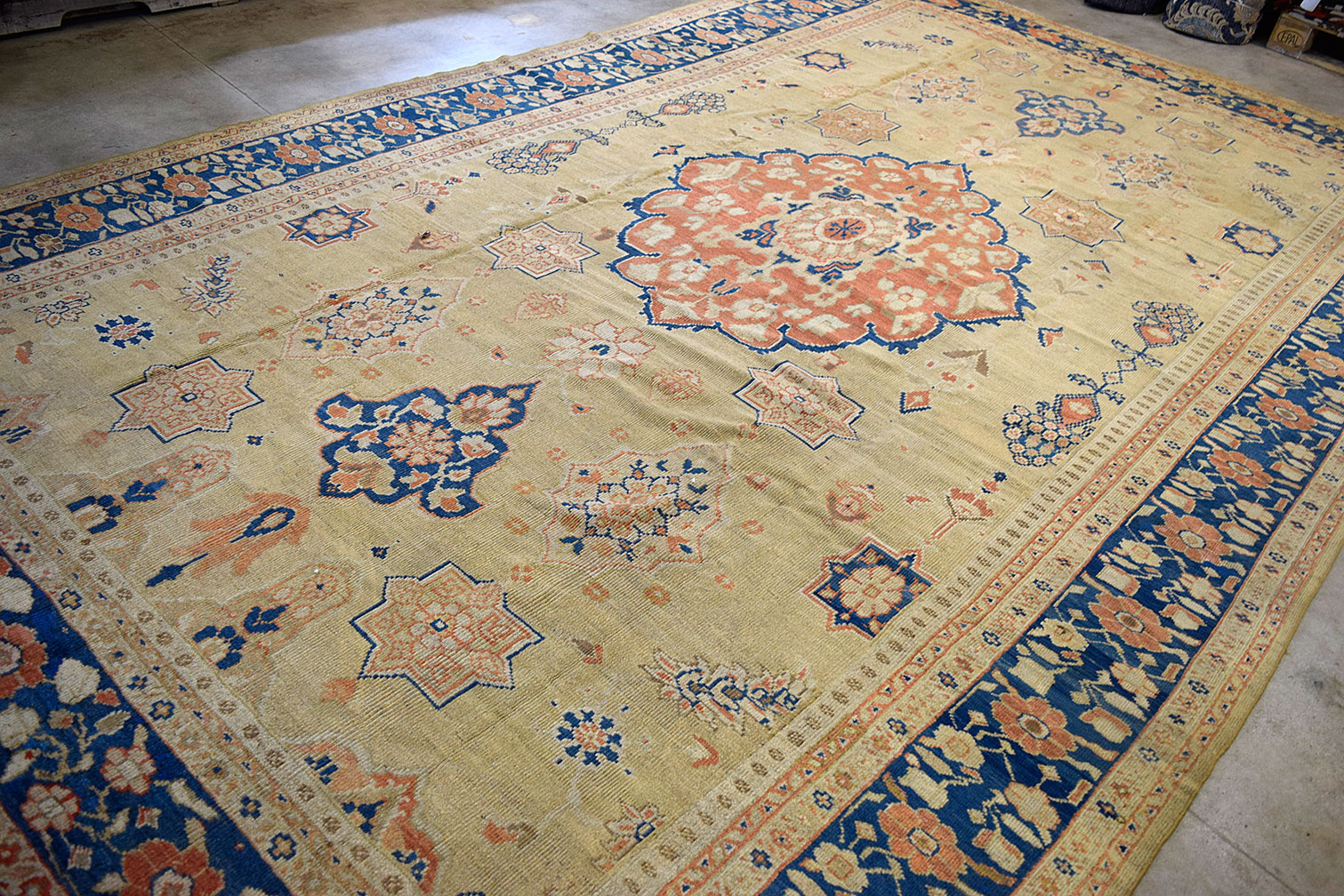 Antique sultan abad Carpet - # 721