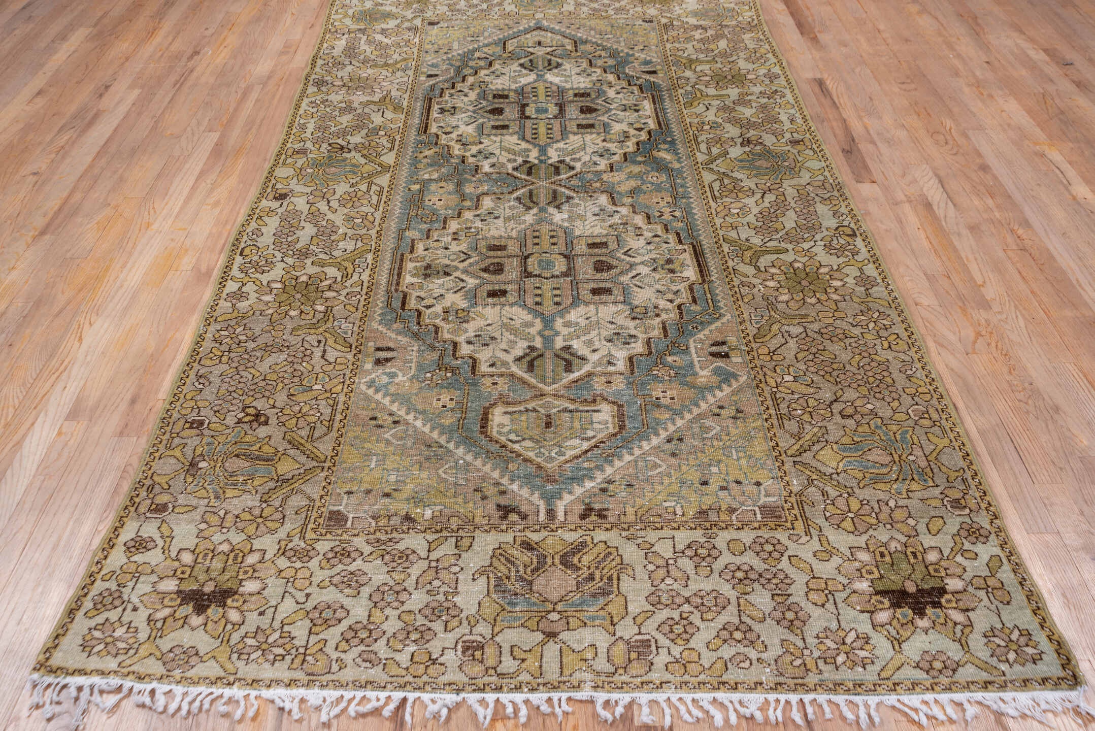 baktiary Rug - # 129119