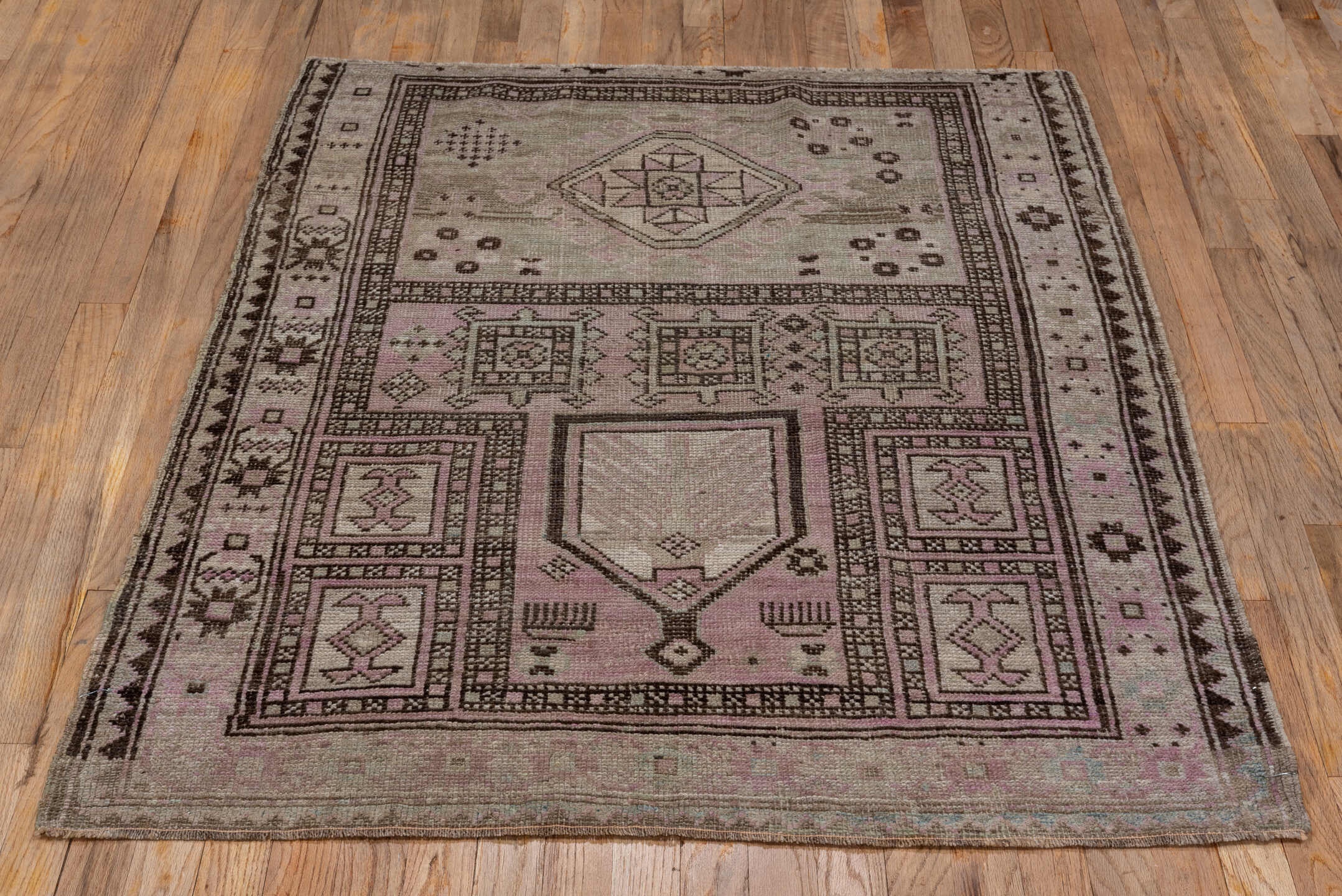 caucasian Rug - # 125569