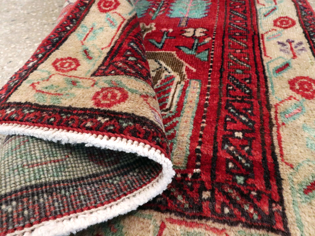 central Rug - # 105454