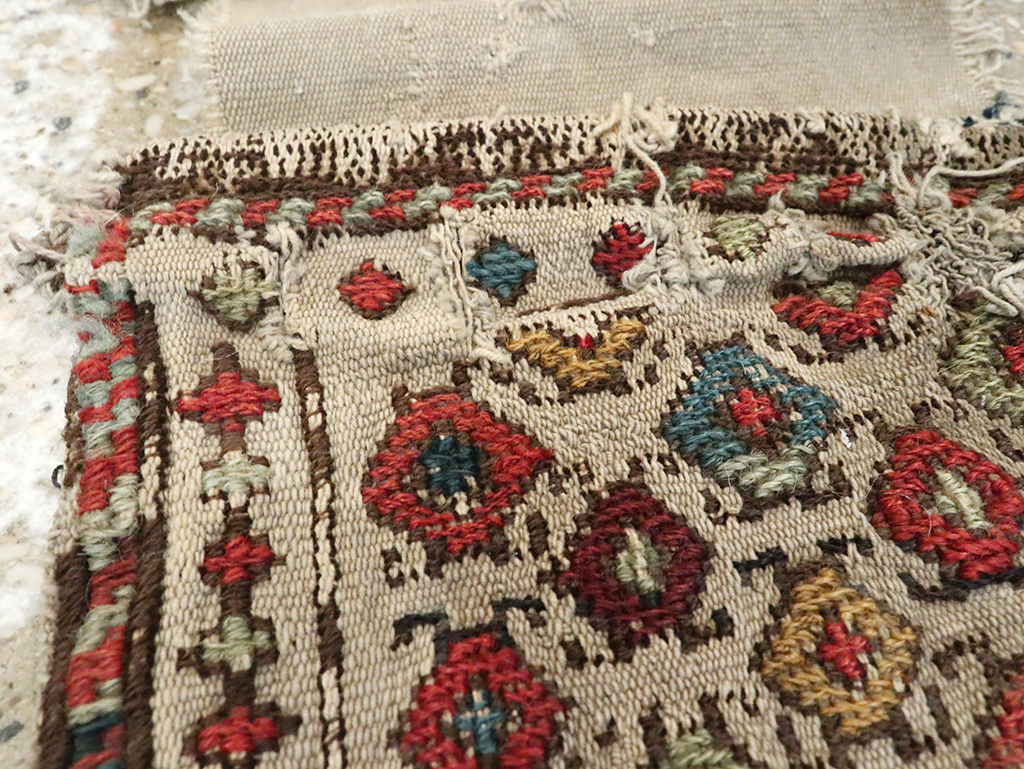 central Rug - # 104551