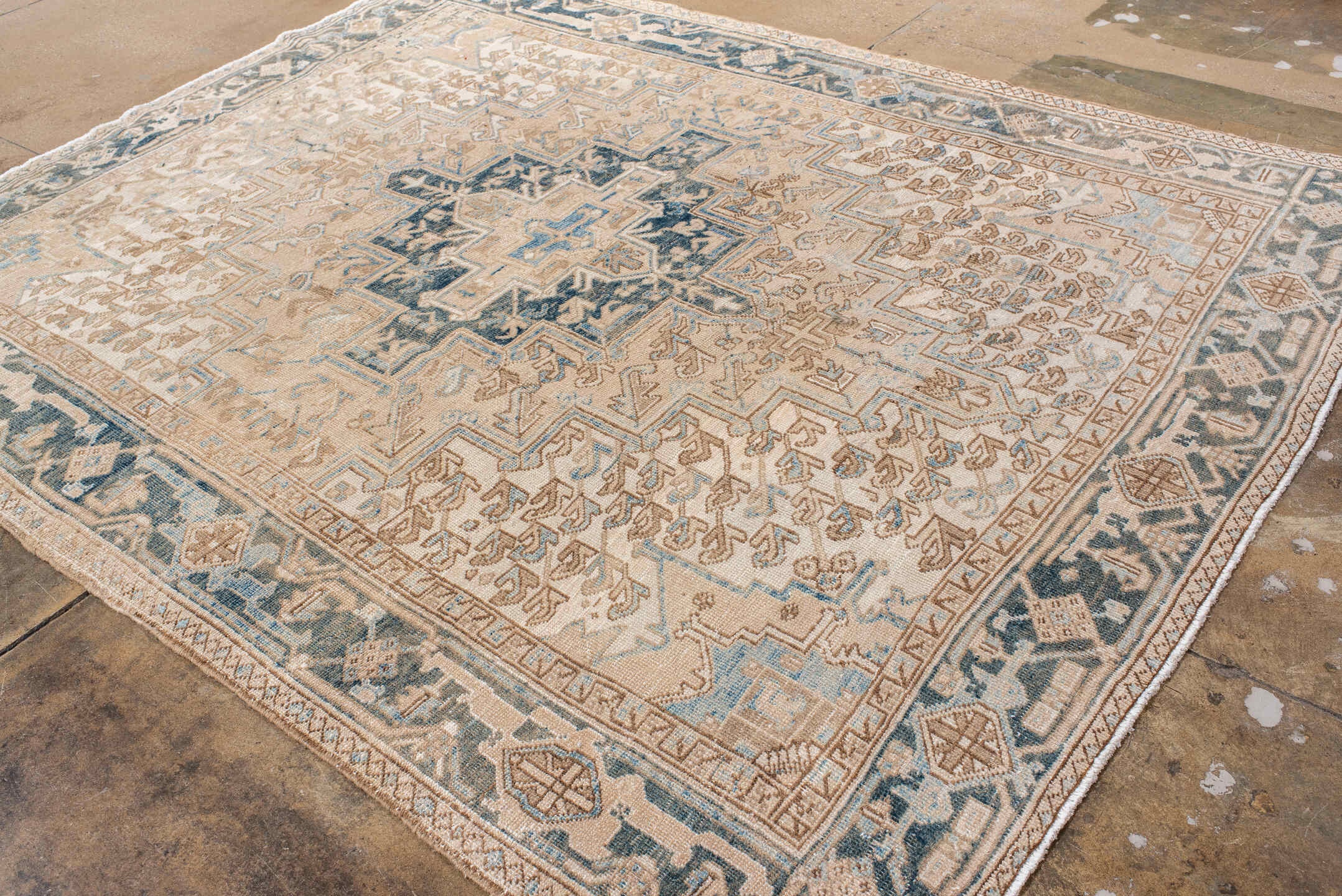 heriz Rug - # 127952