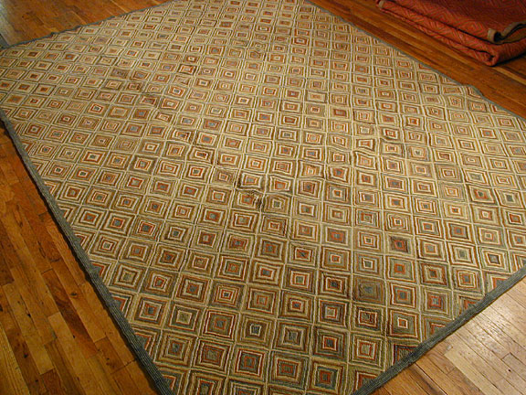 hooked Carpet - # 2983