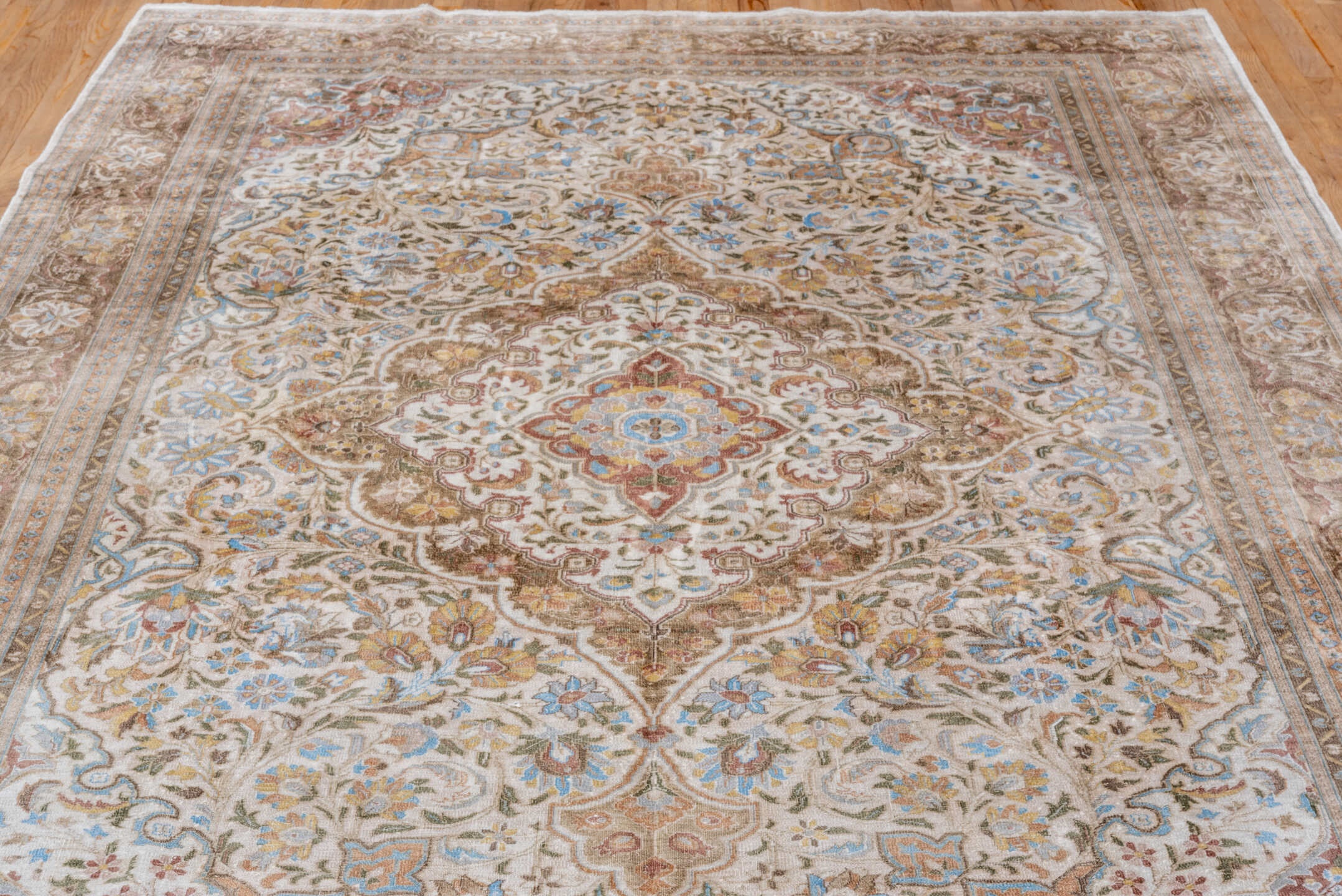 kaisary Carpet - # 129056