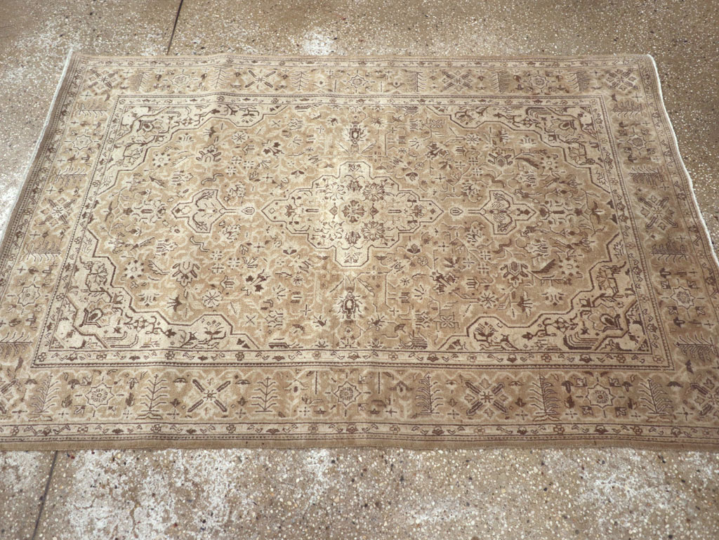 kashan Rug - # 102313