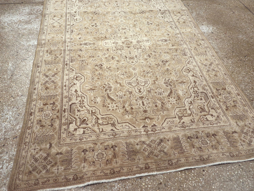 kashan Rug - # 102313