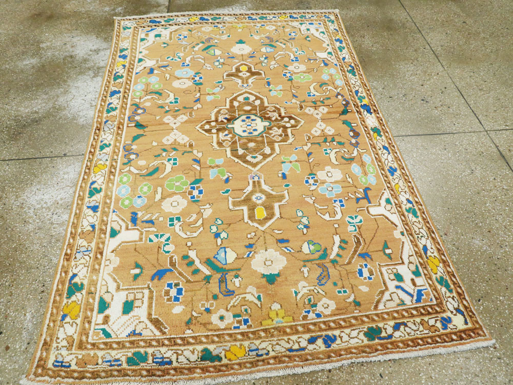 mahal Rug - # 104908