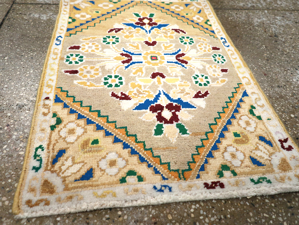 mahal Rug - # 105732