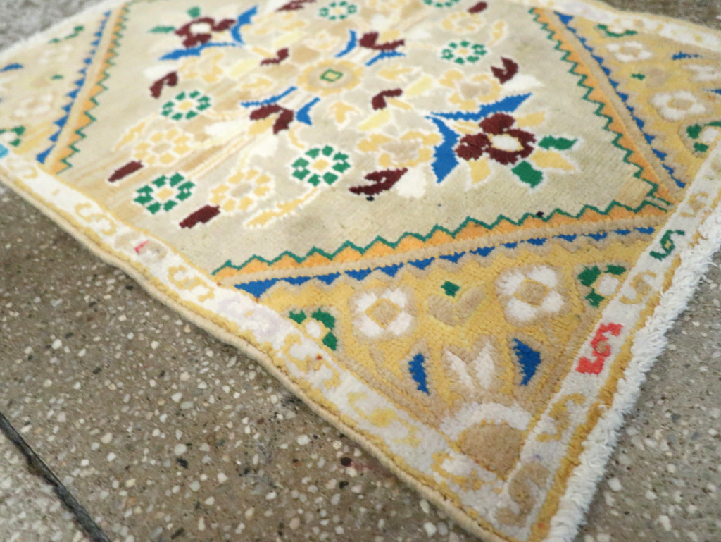 mahal Rug - # 105733