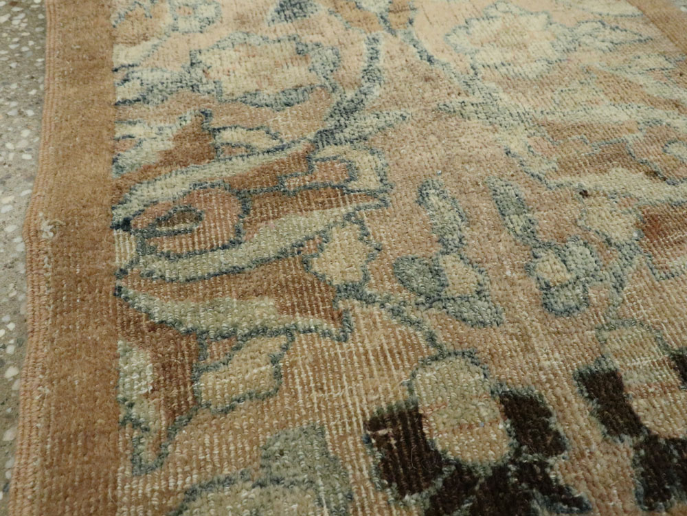 meshed Rug - # 101562