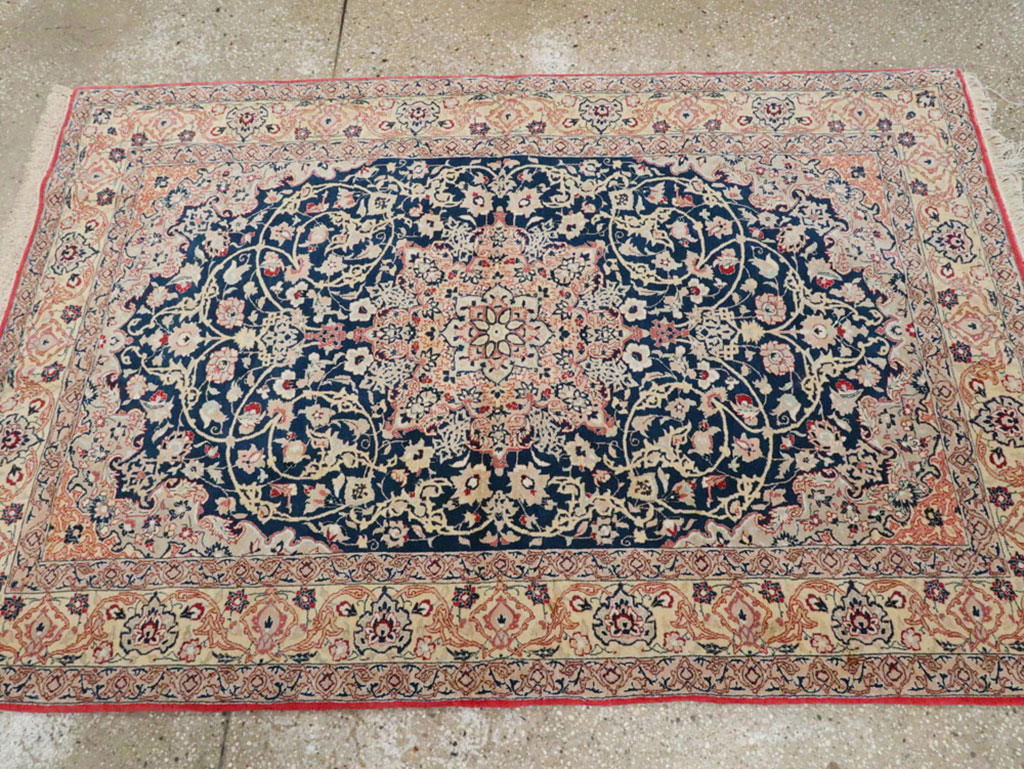 nain Rug - # 101907