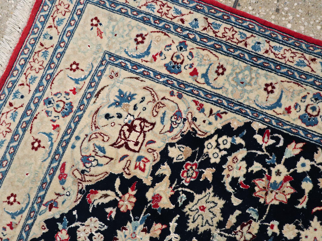 nain Rug - # 103777