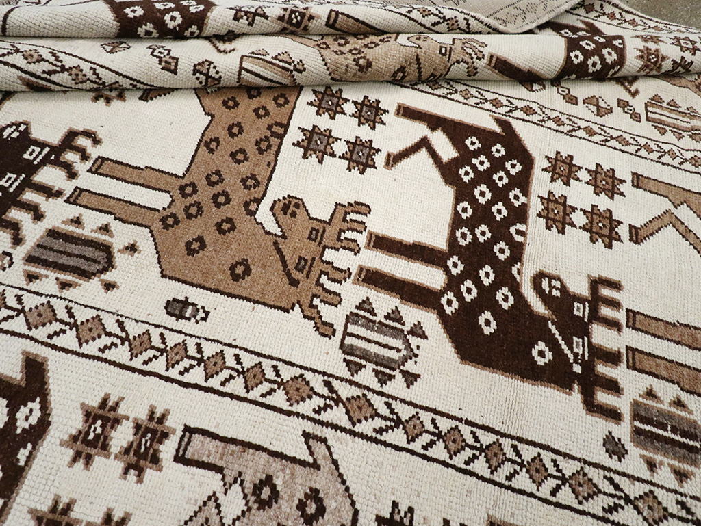 pictorial Carpet - # 109429