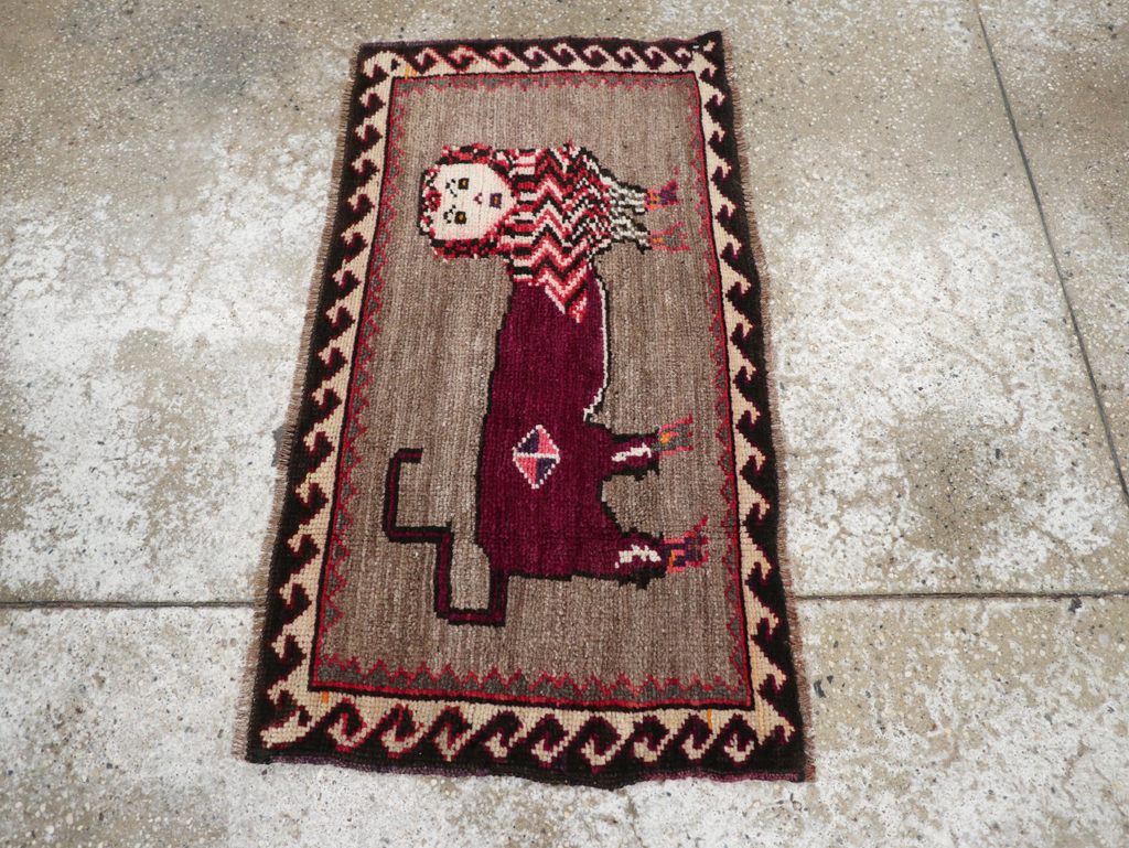 pictorial Rug - # 107985