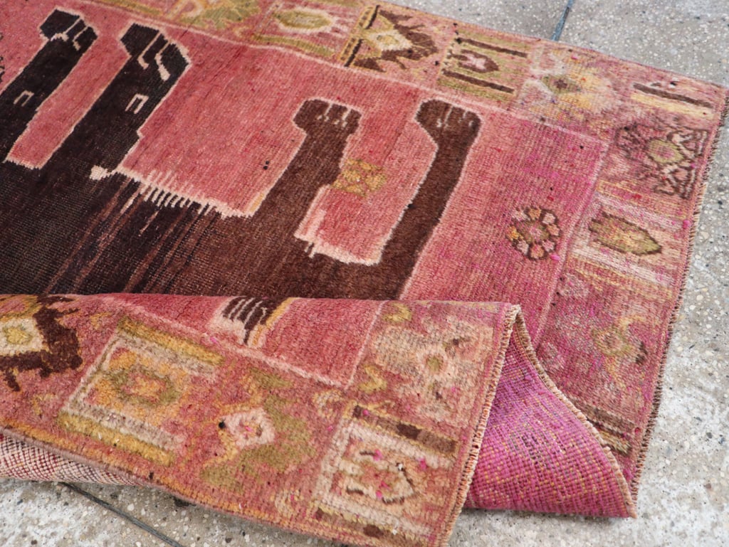 pictorial Rug - # 108449