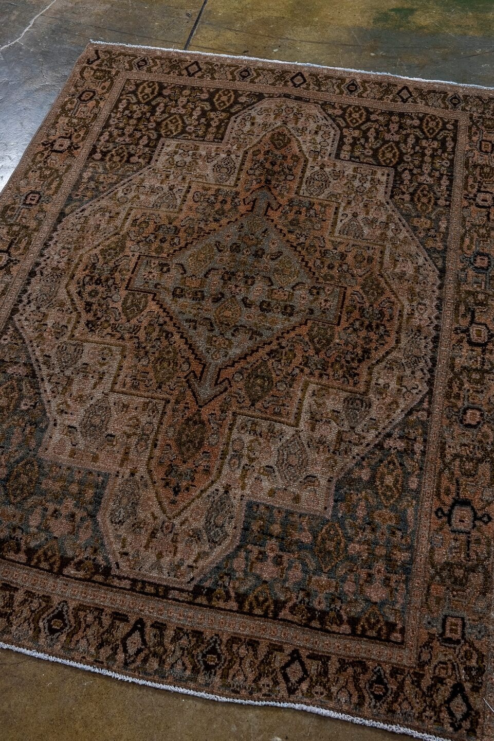 senne Rug - # 125542