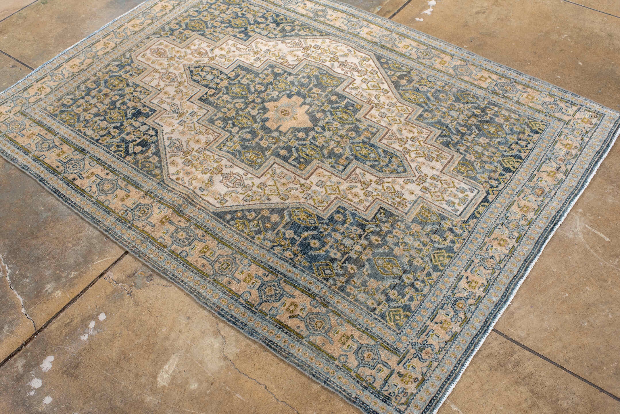 senne Rug - # 125833