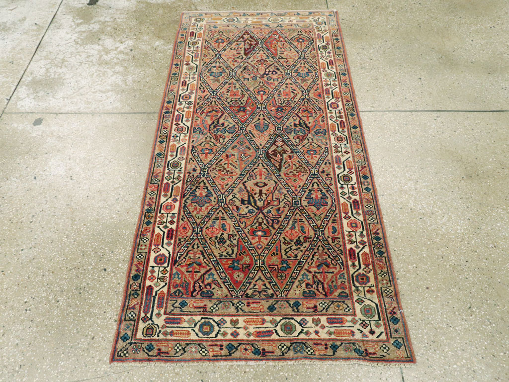 serab Rug - # 101545