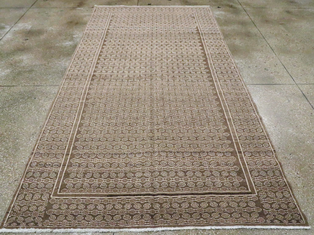 serab Rug - # 103522