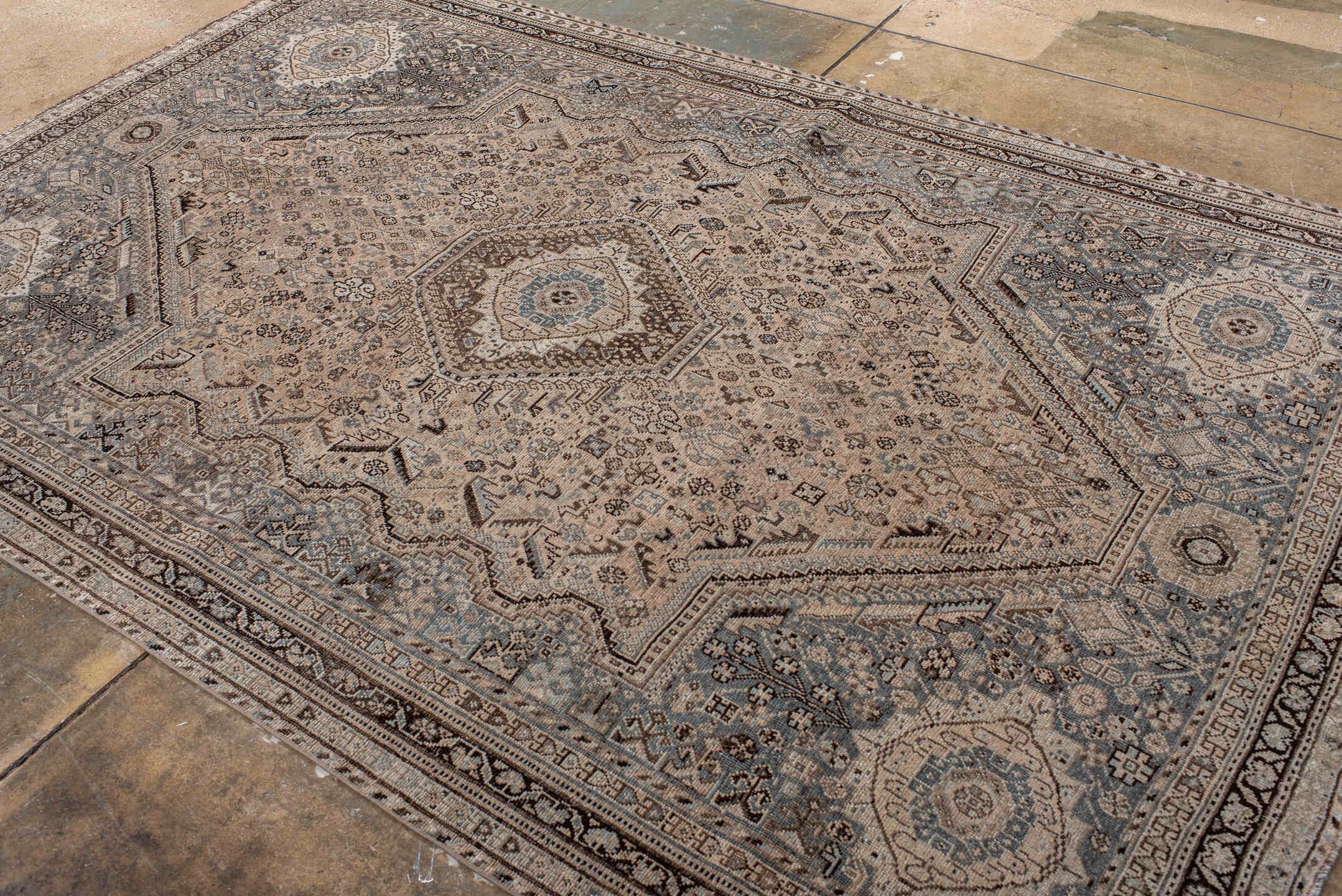 shiraz Rug - # 128134