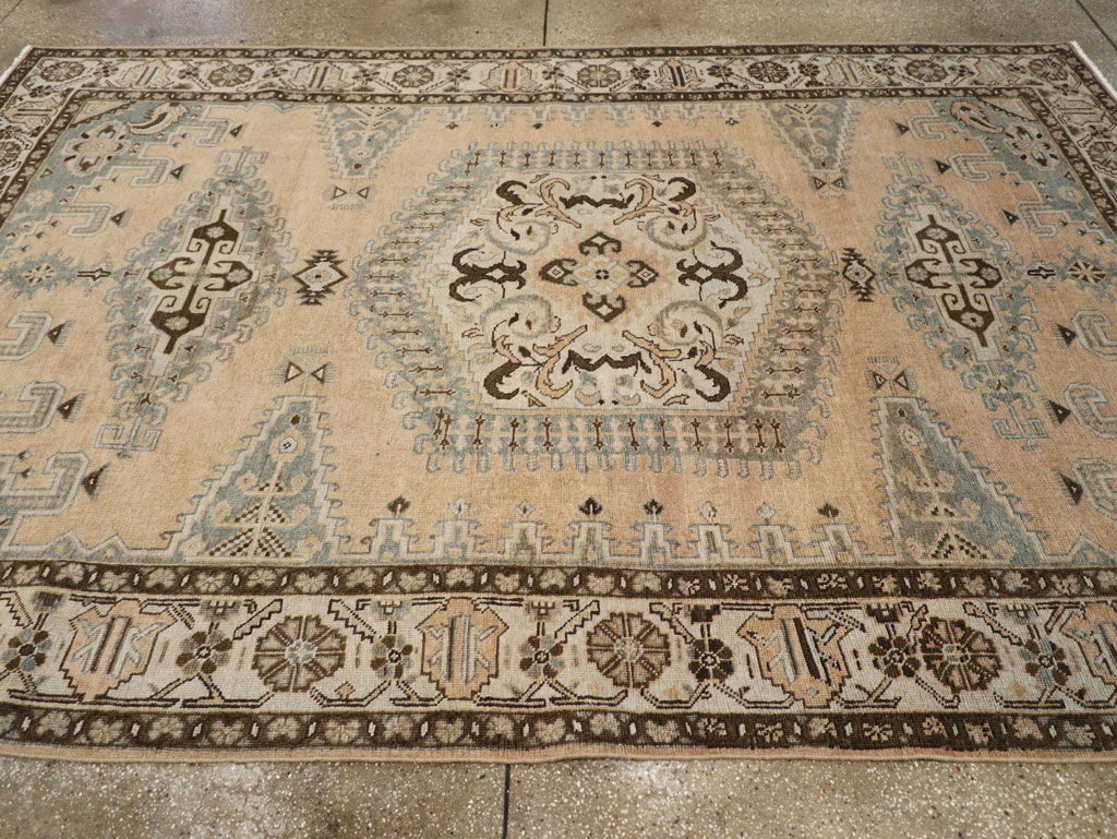 veece Carpet - # 107624