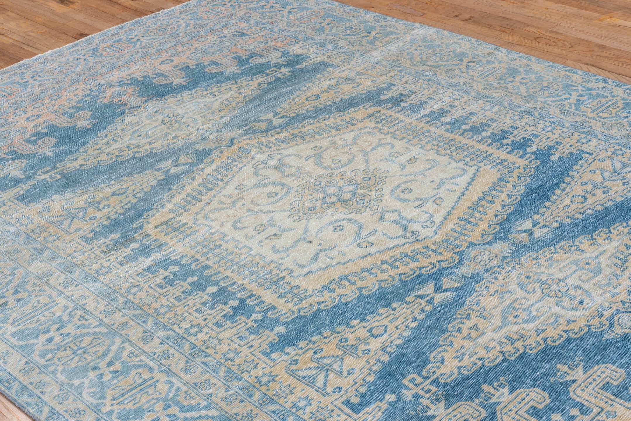 veece Carpet - # 128922