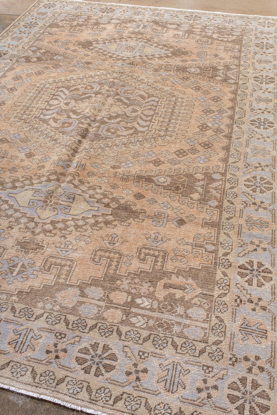 veece Rug - # 128682
