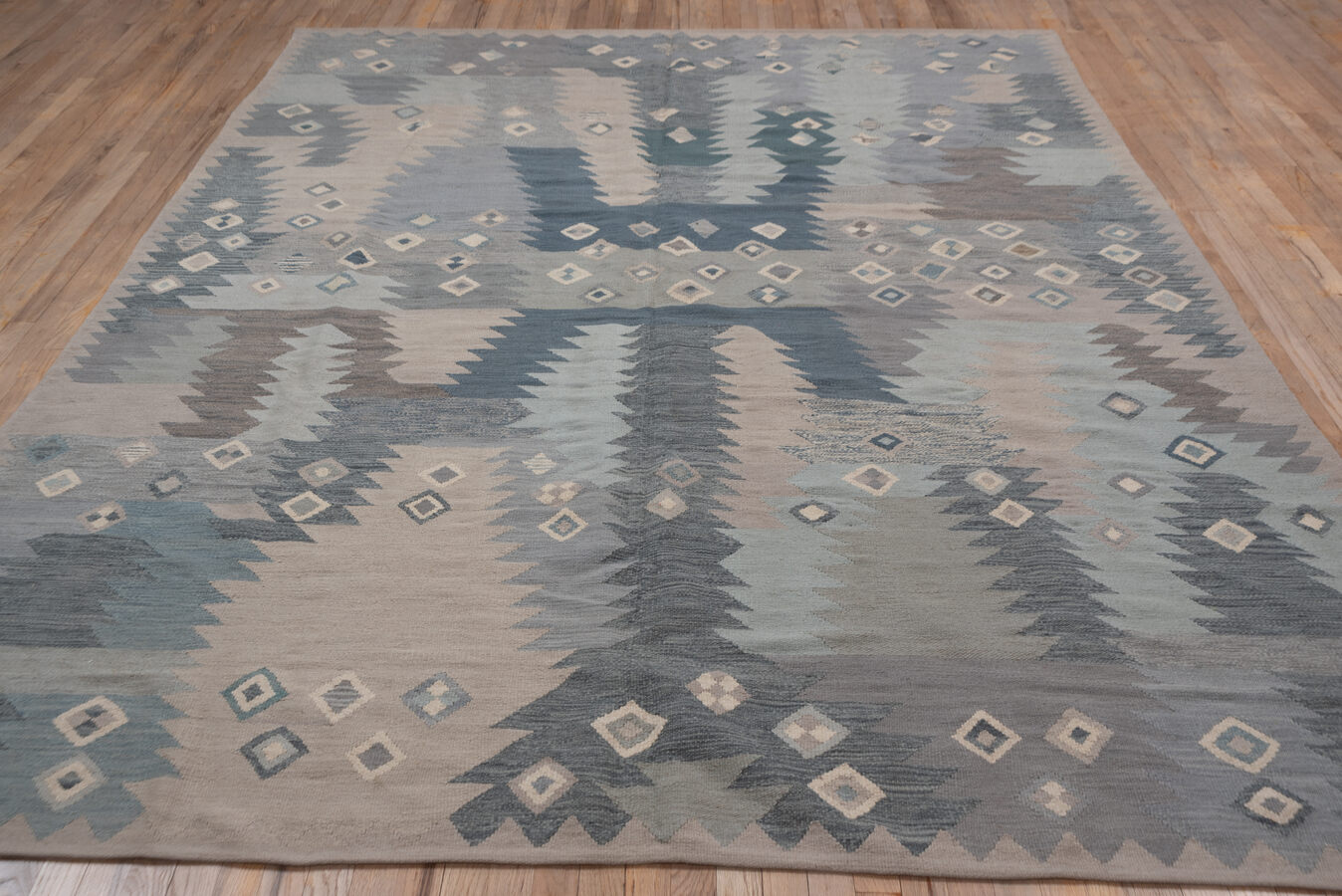 Vintage kilim Carpet - # 57386