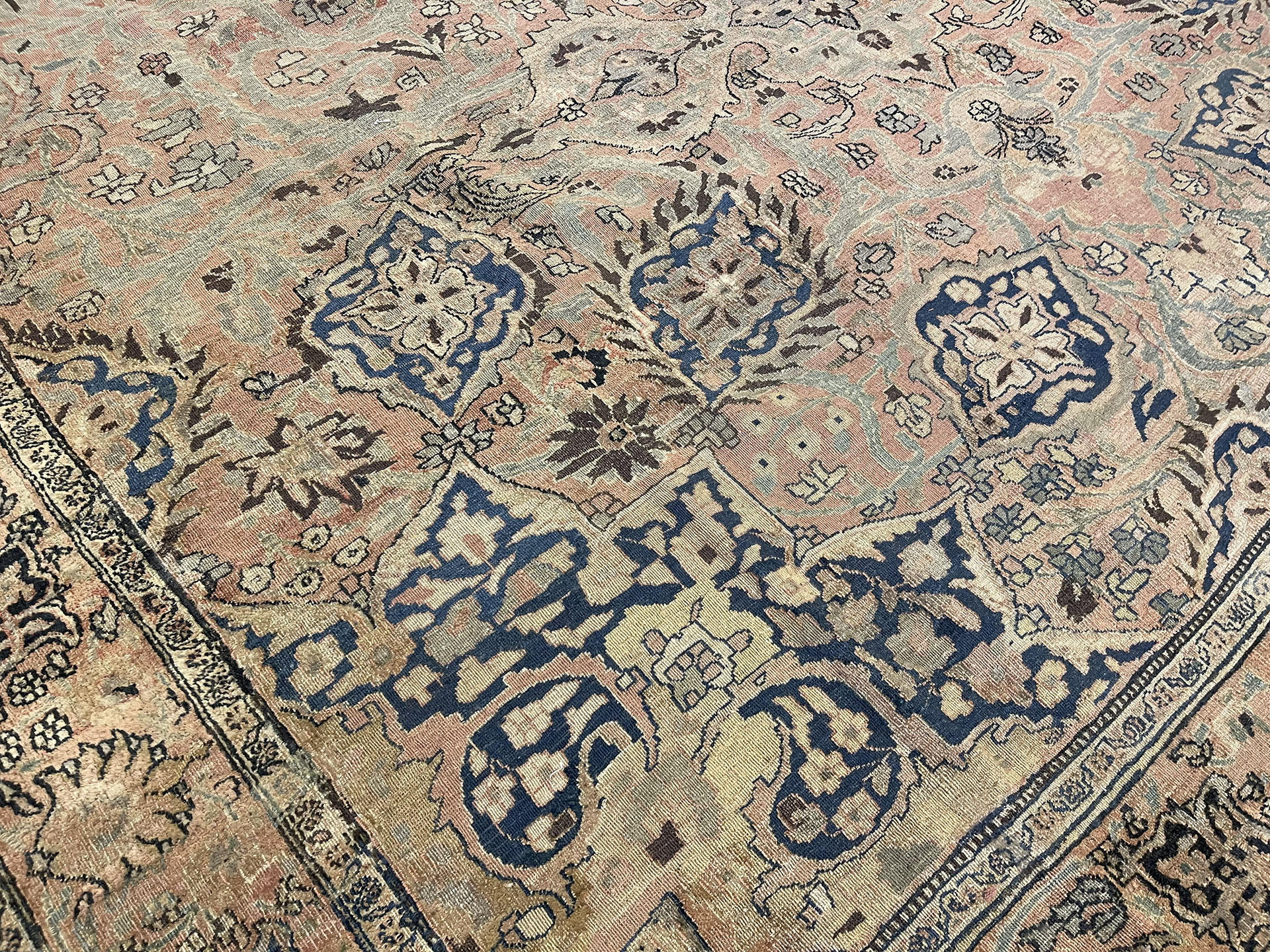 Vintage meshed Carpet - # 78294