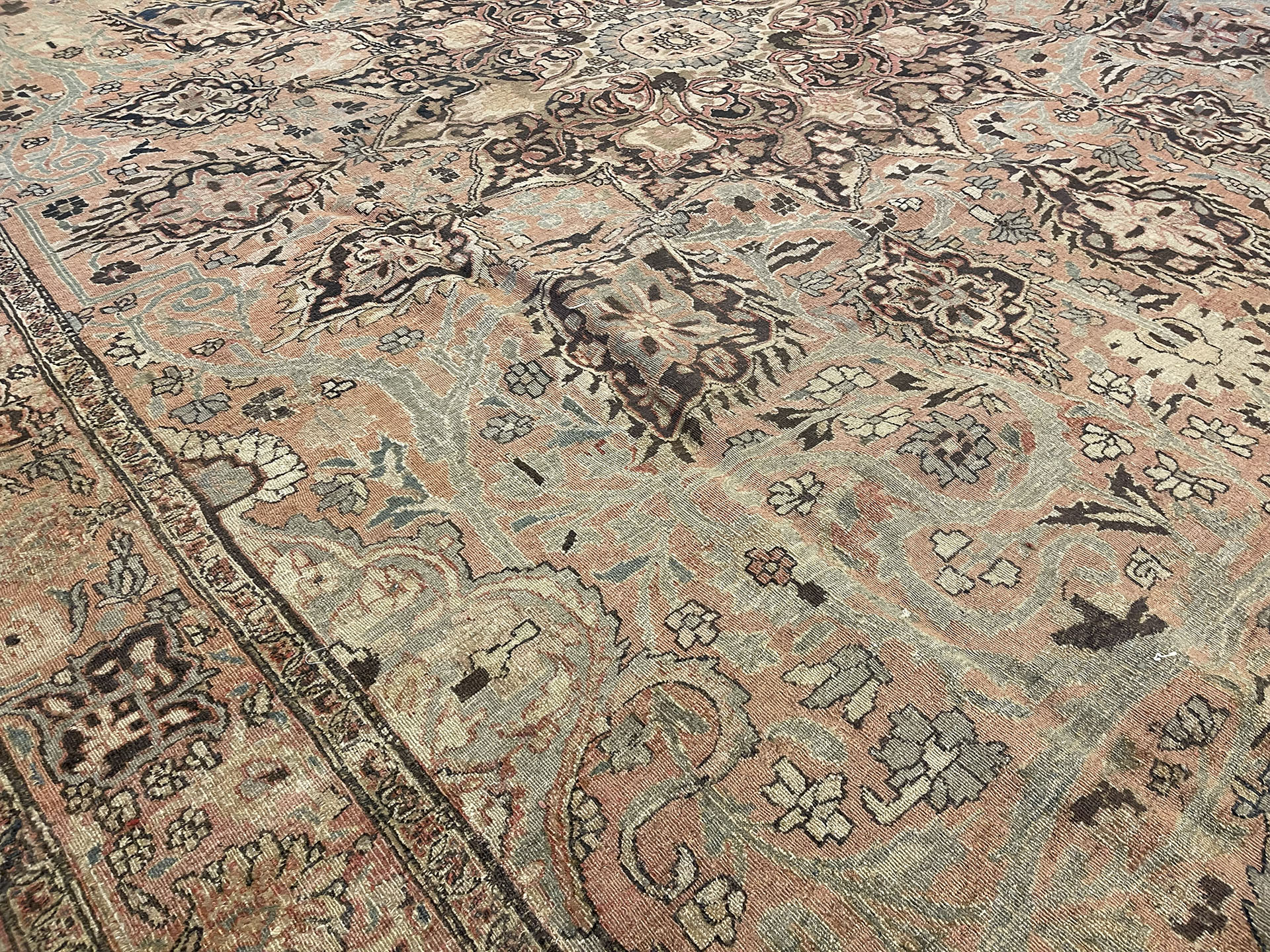 Vintage meshed Carpet - # 78294
