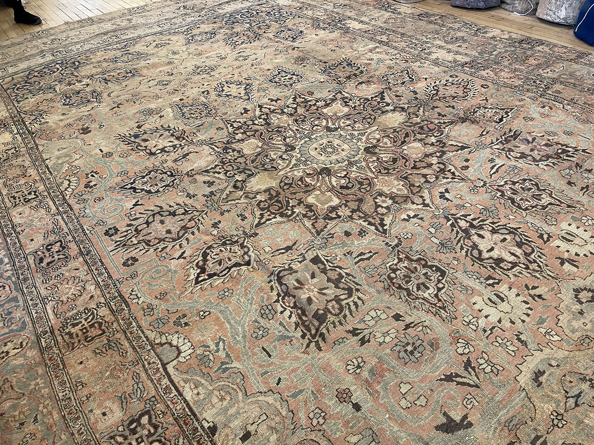 Vintage meshed Carpet - # 78294