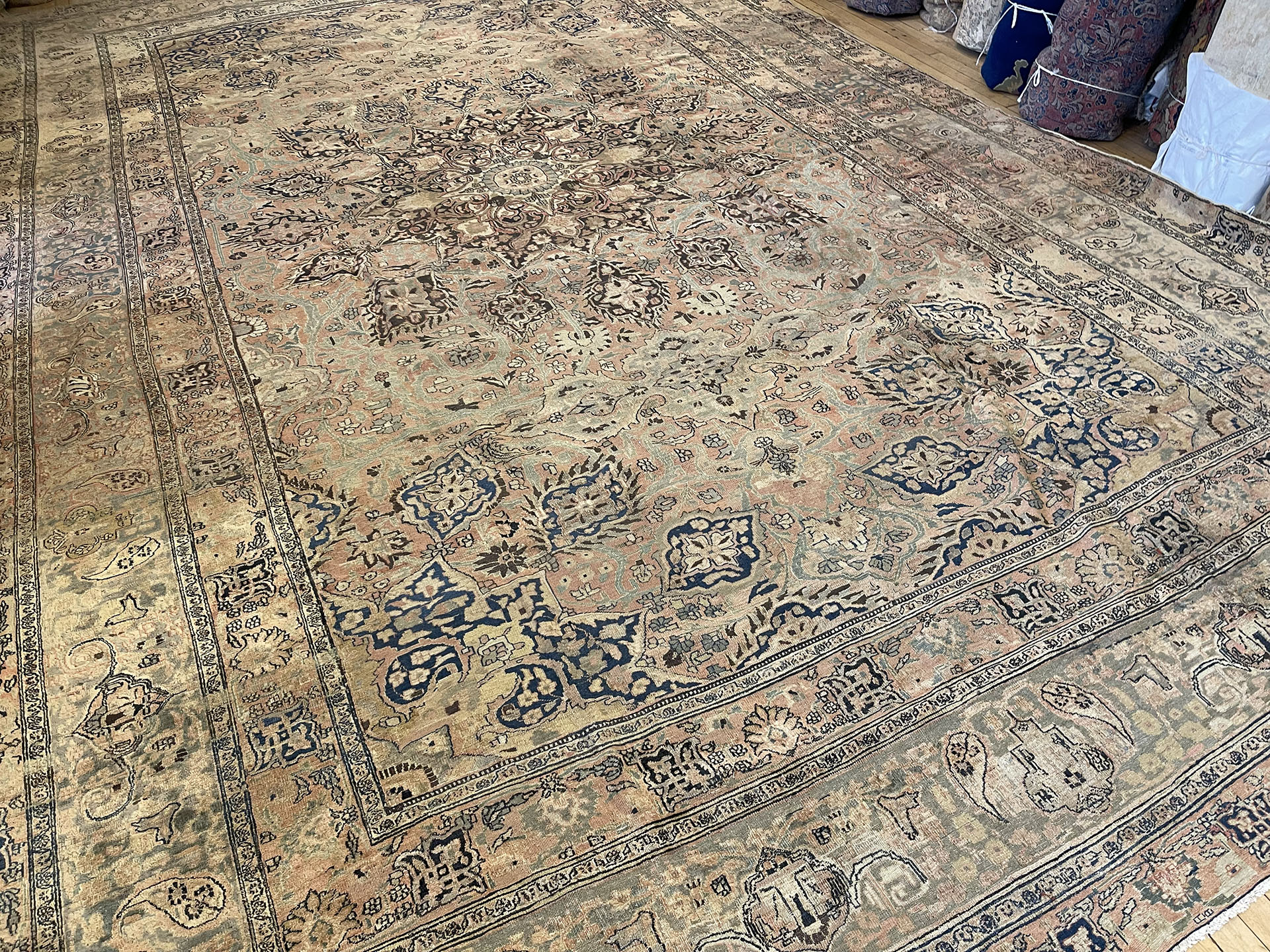 Vintage meshed Carpet - # 78294