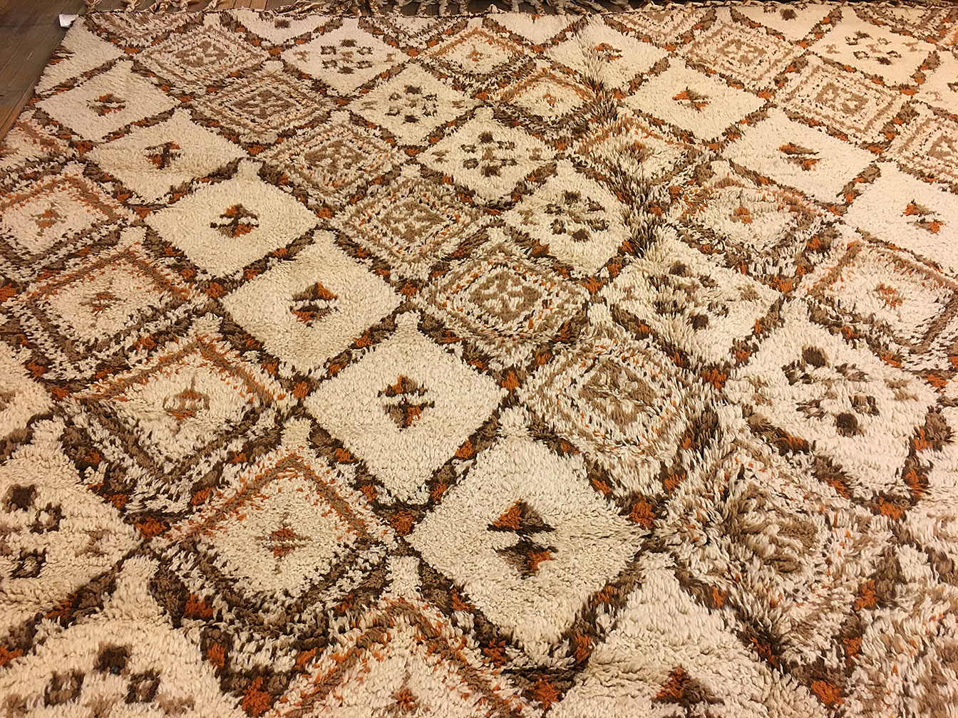 Vintage moroccan Carpet - # 51442