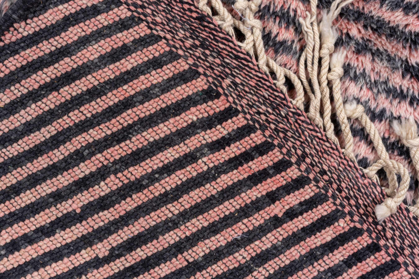 Vintage moroccan Carpet - # 56223
